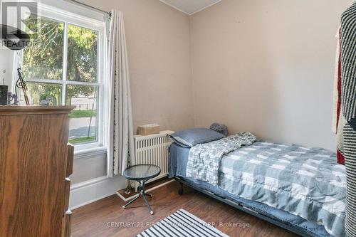 88 Egerton Street, London, ON - Indoor Photo Showing Bedroom