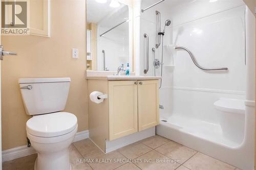 301 - 810 Scollard Court, Mississauga (East Credit), ON - Indoor Photo Showing Bathroom