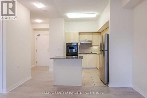 301 - 810 Scollard Court, Mississauga (East Credit), ON - Indoor Photo Showing Kitchen