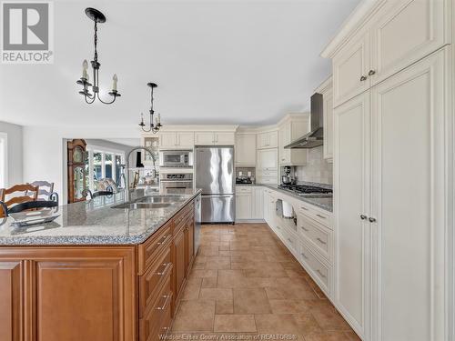 1777 Cottonwood Avenue, Kingsville, ON - Indoor Photo Showing Kitchen With Double Sink With Upgraded Kitchen