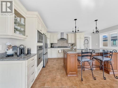 1777 Cottonwood Avenue, Kingsville, ON - Indoor Photo Showing Kitchen With Upgraded Kitchen