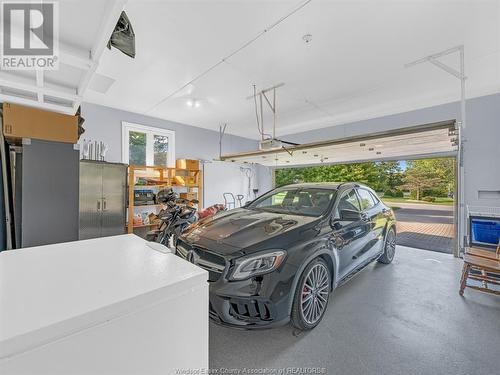 1777 Cottonwood Avenue, Kingsville, ON - Indoor Photo Showing Garage