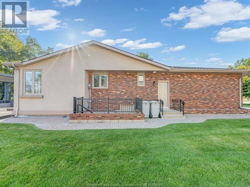 1777 Cottonwood Avenue, Kingsville, ON - Outdoor With Deck Patio Veranda