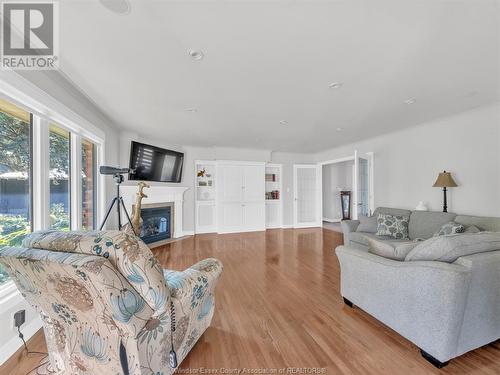 1777 Cottonwood Avenue, Kingsville, ON - Indoor Photo Showing Living Room With Fireplace