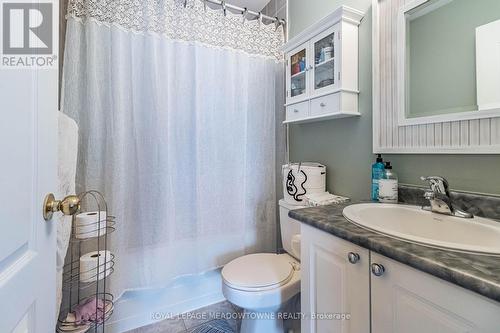 1255 Lamont Crescent, Milton (Clarke), ON - Indoor Photo Showing Bathroom