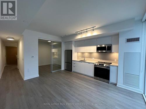 3104 - 357 King Street W, Toronto (Stonegate-Queensway), ON - Indoor Photo Showing Kitchen