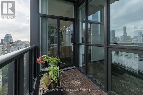 2303 - 101 Charles Street E, Toronto (Church-Yonge Corridor), ON - Outdoor With Balcony With Exterior