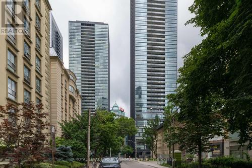 2303 - 101 Charles Street E, Toronto, ON - Outdoor With Facade