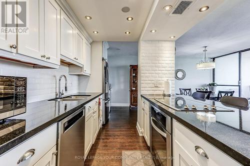 2307 - 1333 Bloor Street, Mississauga (Applewood), ON - Indoor Photo Showing Kitchen With Double Sink With Upgraded Kitchen