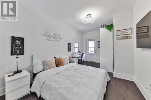 116 Maurice Drive, Oakville, ON - Indoor Photo Showing Bedroom