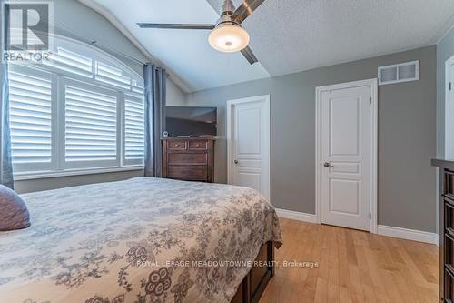 2270 Dunforest Crescent, Oakville (West Oak Trails), ON - Indoor Photo Showing Bedroom