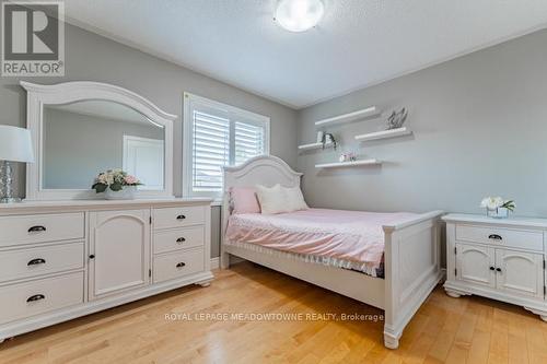 2270 Dunforest Crescent, Oakville (West Oak Trails), ON - Indoor Photo Showing Bedroom