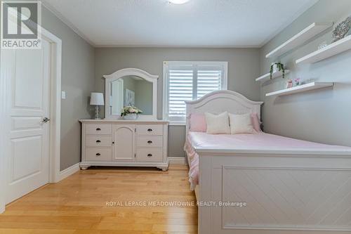 2270 Dunforest Crescent, Oakville (West Oak Trails), ON - Indoor Photo Showing Bedroom