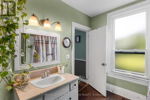 69 Peter Street, Port Hope, ON - Indoor Photo Showing Bathroom