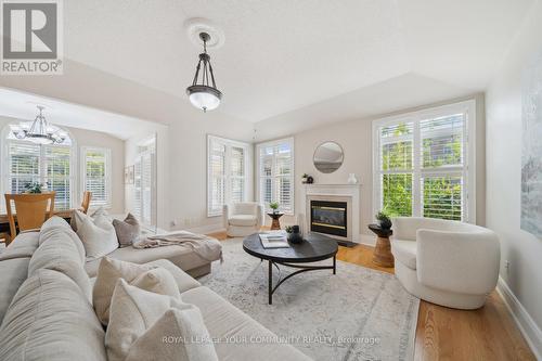 250 Sunset Ridge, Vaughan, ON - Indoor Photo Showing Living Room With Fireplace