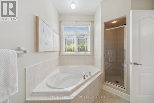 250 Sunset Ridge, Vaughan, ON - Indoor Photo Showing Bathroom