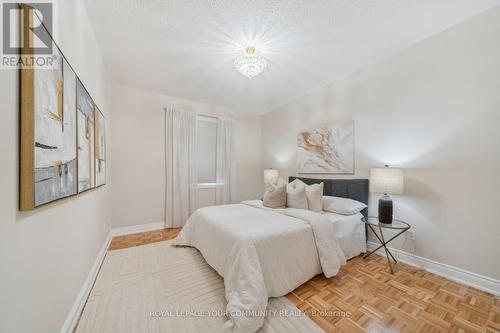 250 Sunset Ridge, Vaughan, ON - Indoor Photo Showing Bedroom