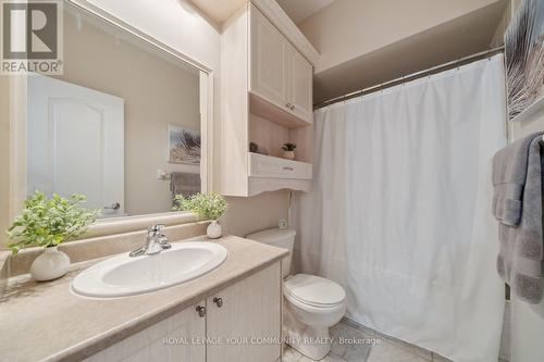 250 Sunset Ridge, Vaughan, ON - Indoor Photo Showing Bathroom