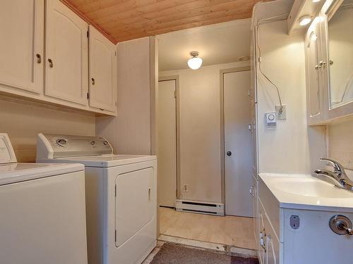 Salle de bains - 189 Ch. Montcalm, Sainte-Marie-Salomé, QC - Indoor Photo Showing Laundry Room