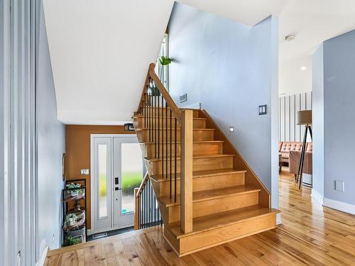 Staircase - 817 Rue Du Biat, Saint-Jean-Sur-Richelieu, QC - Indoor Photo Showing Other Room