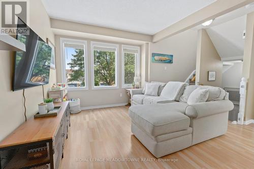 55 - 52 Stewart Maclaren Road, Halton Hills (Georgetown), ON - Indoor Photo Showing Living Room