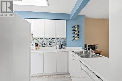 55 - 52 Stewart Maclaren Road, Halton Hills (Georgetown), ON - Indoor Photo Showing Kitchen With Double Sink