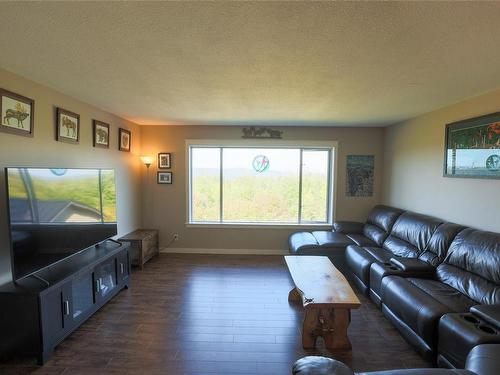 2964 Mine Rd, Port Mcneill, BC 