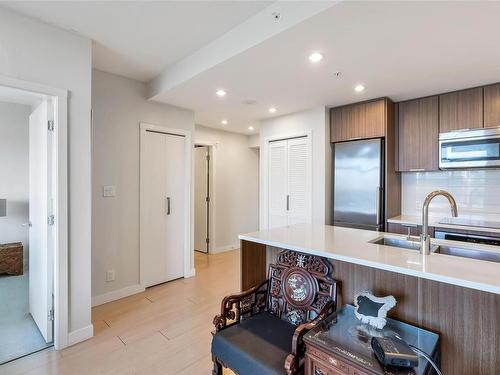 1207-728 Yates St, Victoria, BC - Indoor Photo Showing Kitchen With Double Sink