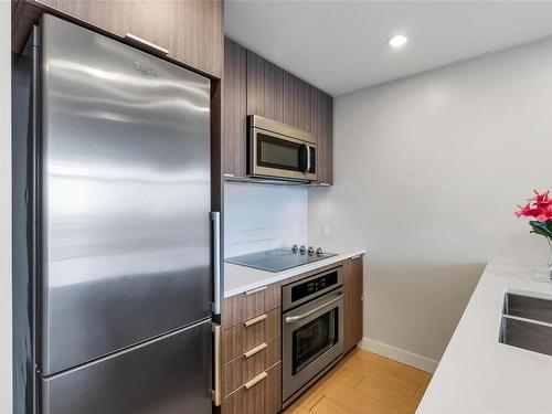 1207-728 Yates St, Victoria, BC - Indoor Photo Showing Kitchen With Upgraded Kitchen