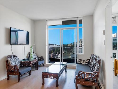 1207-728 Yates St, Victoria, BC - Indoor Photo Showing Living Room