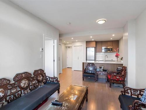 1207-728 Yates St, Victoria, BC - Indoor Photo Showing Living Room