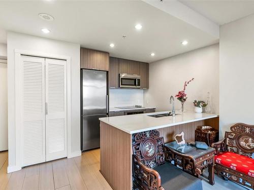 1207-728 Yates St, Victoria, BC - Indoor Photo Showing Kitchen With Double Sink