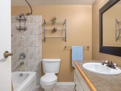 306-160 Vancouver Ave, Nanaimo, BC - Indoor Photo Showing Bathroom