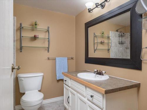 306-160 Vancouver Ave, Nanaimo, BC - Indoor Photo Showing Bathroom