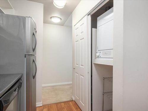 306-160 Vancouver Ave, Nanaimo, BC - Indoor Photo Showing Laundry Room