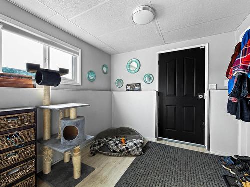 254 Viking Drive, Kamloops, BC - Indoor Photo Showing Other Room