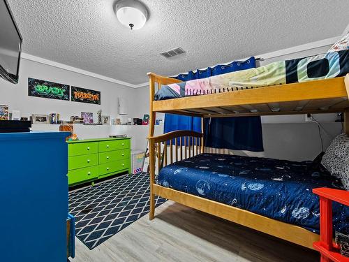 254 Viking Drive, Kamloops, BC - Indoor Photo Showing Bedroom