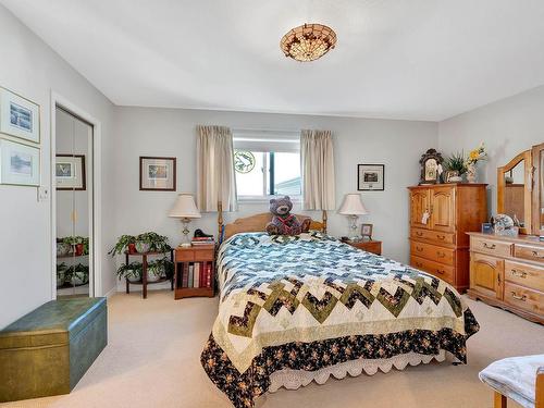 1200 13Th Street, Kamloops, BC - Indoor Photo Showing Bedroom