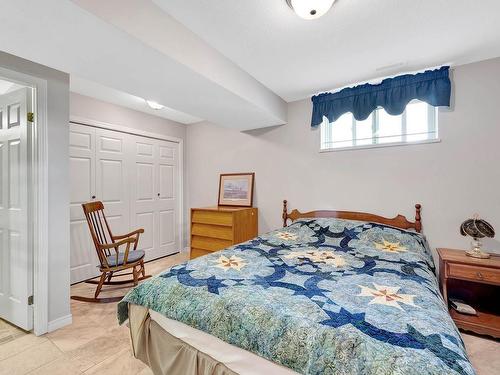 1200 13Th Street, Kamloops, BC - Indoor Photo Showing Bedroom