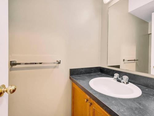 21-2050 Qu'Appelle Blvd, Kamloops, BC - Indoor Photo Showing Bathroom