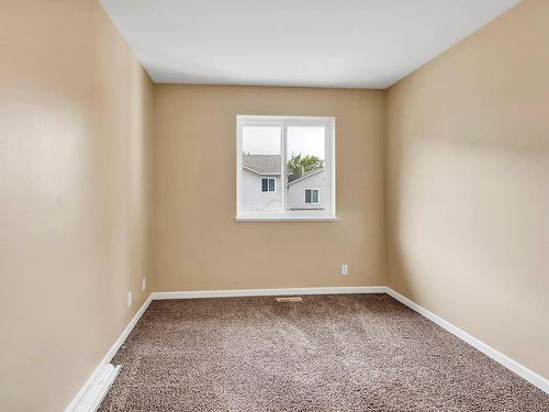 21-2050 Qu'Appelle Blvd, Kamloops, BC - Indoor Photo Showing Other Room