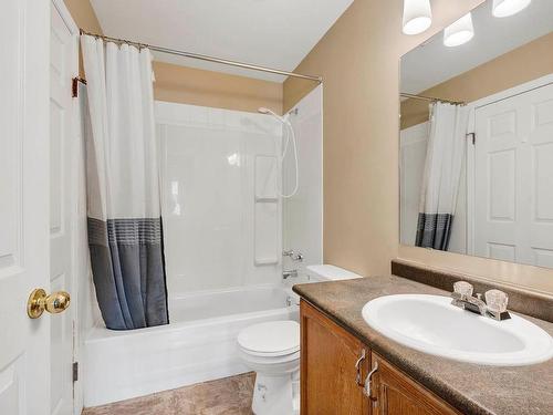 21-2050 Qu'Appelle Blvd, Kamloops, BC - Indoor Photo Showing Bathroom