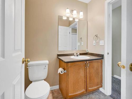 21-2050 Qu'Appelle Blvd, Kamloops, BC - Indoor Photo Showing Bathroom