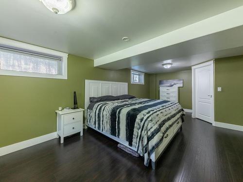 5587 Dallas Drive, Kamloops, BC - Indoor Photo Showing Bedroom