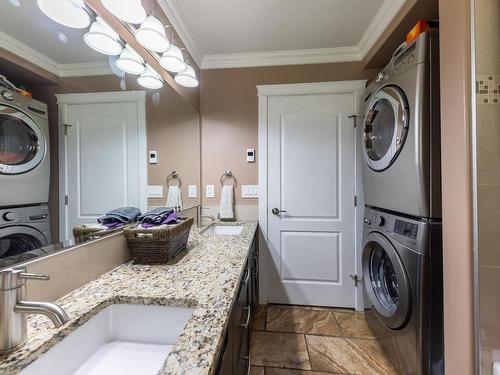 5587 Dallas Drive, Kamloops, BC - Indoor Photo Showing Laundry Room