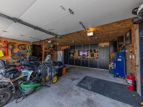 5587 Dallas Drive, Kamloops, BC - Indoor Photo Showing Garage