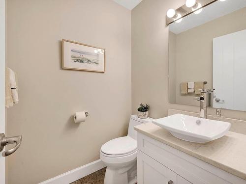 5-1555 Summit Drive, Kamloops, BC - Indoor Photo Showing Bathroom