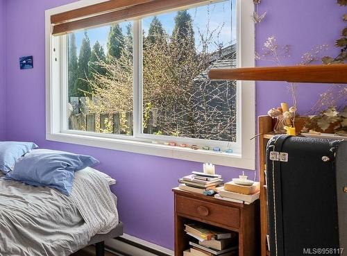 3323A Seventh St, Cumberland, BC - Indoor Photo Showing Bedroom