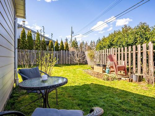 3323A Seventh St, Cumberland, BC - Outdoor