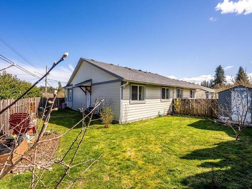 3323A Seventh St, Cumberland, BC - Outdoor